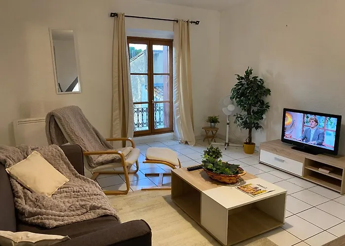 Au Pied De La Cite, T3 Au Calme